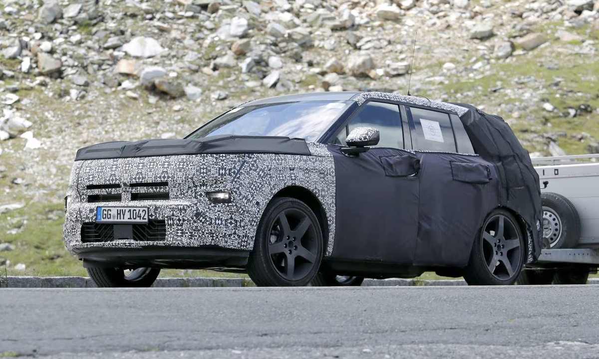 Next-generation Hyundai Tucson test mule spotted with heavy camouflage during Austrian Alps testing