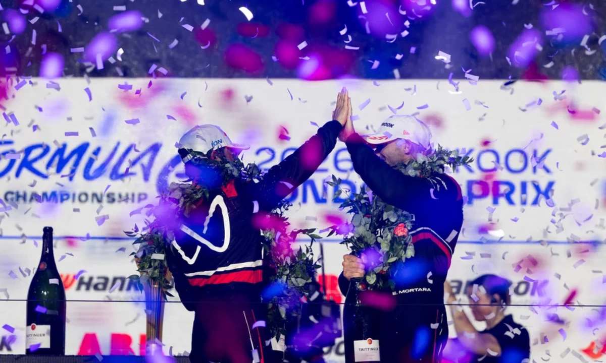 Mahindra Racing Formula E 2025-26 double podium London: De Vries second, Mortara third