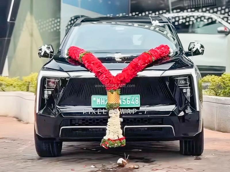 Mahindra XEV 9S 6-seater captain seats interior with individual second-row seating