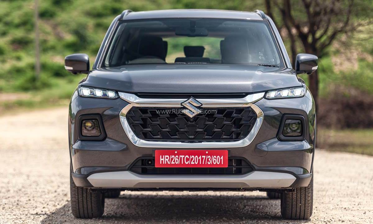 Maruti August discounts infographic showing ₹1.55 lakh offers on Victoris, Swift, Baleno models