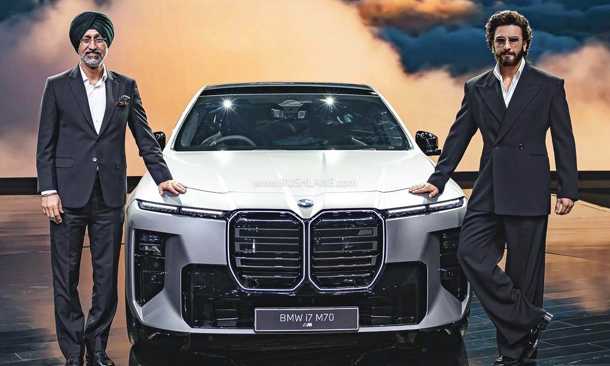 BMW 7 Series i7 launch India facelift with petrol and electric variants displayed
