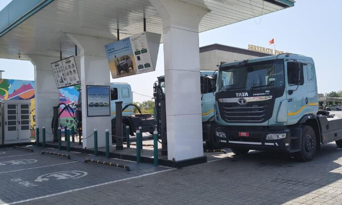 ChargeZone EV charging stations expansion plan with 1,000 new hubs across India